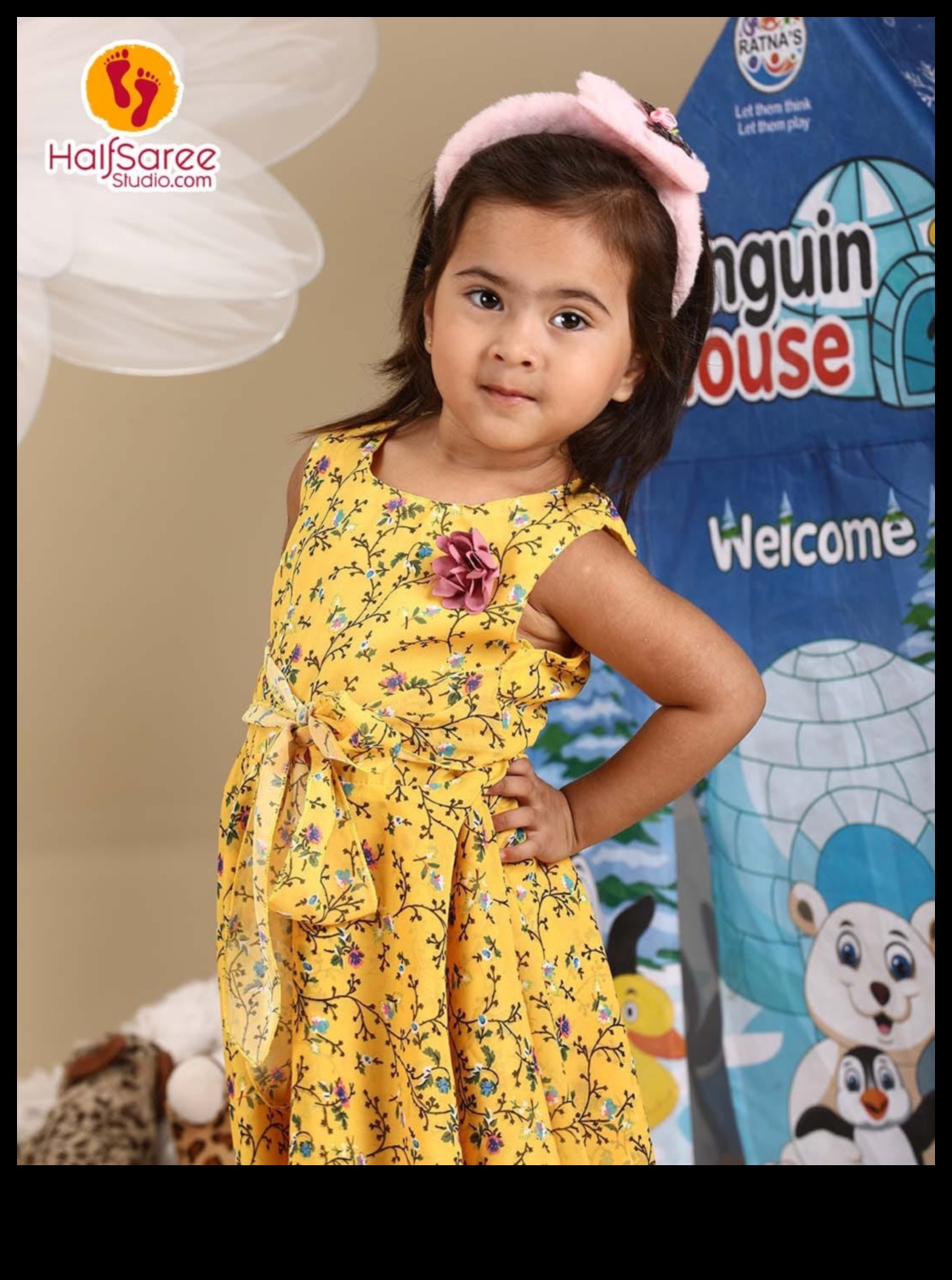 Mazi tendenču noteicēji: stilīgi bērnu tērpi, kas mirdz