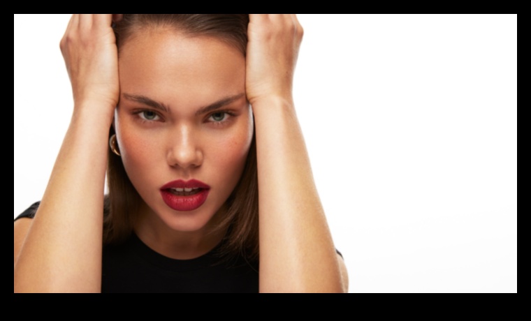 Krāsainas kontūras: eksperimentējiet ar unikālām lūpu kontūrzīmuļa nokrāsām