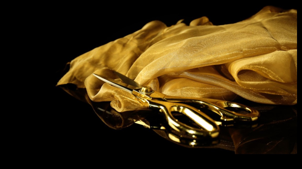 Modes alķīmija: ikdienas gabalu pārvēršana apģērba zeltā