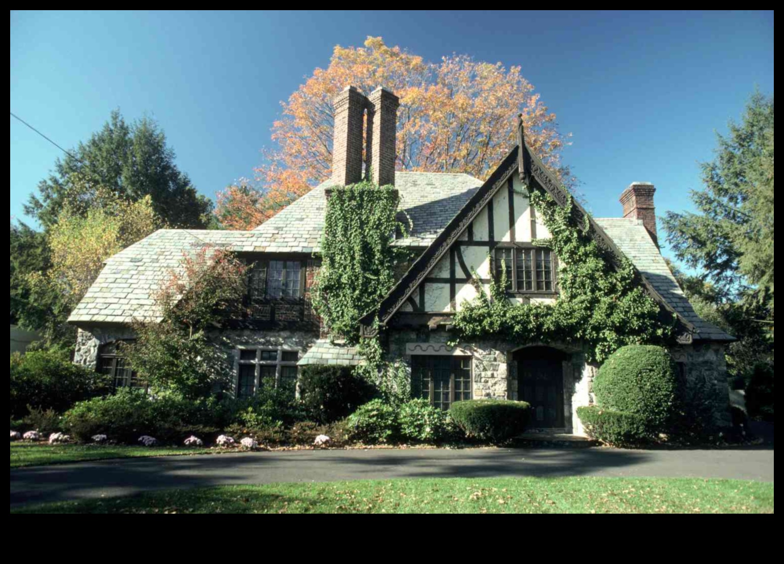 Kā mainās arhitektūras stili, reaģējot uz dažādām ainavām?