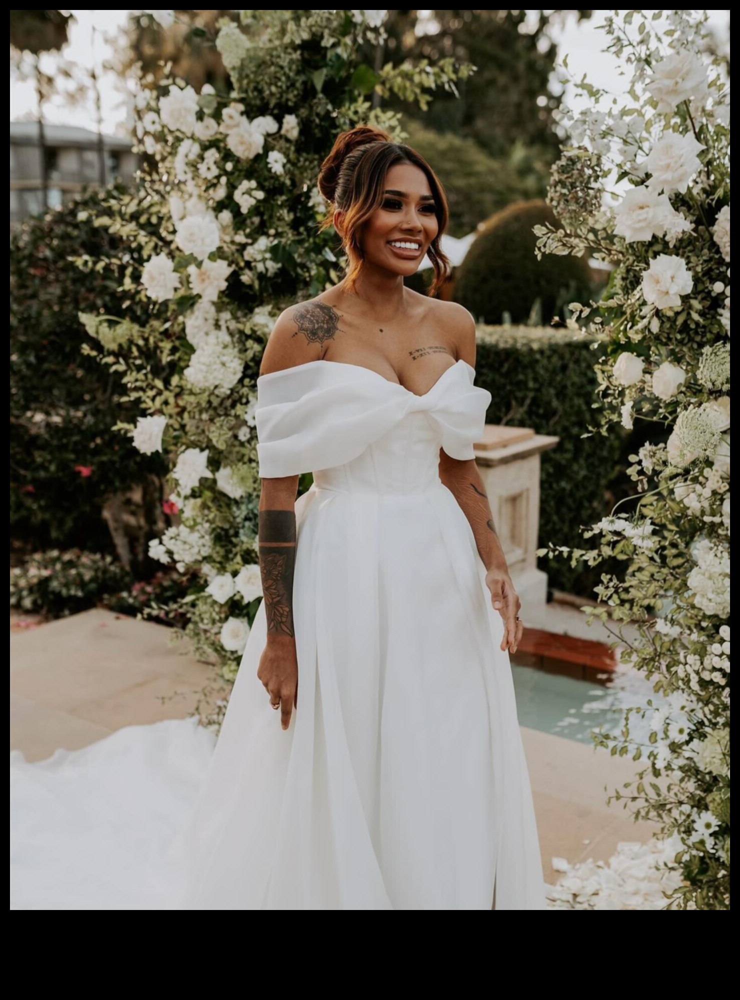 Lieluma iekļaušana: lielizmēra līgavas kleitas, kas ir lieliski