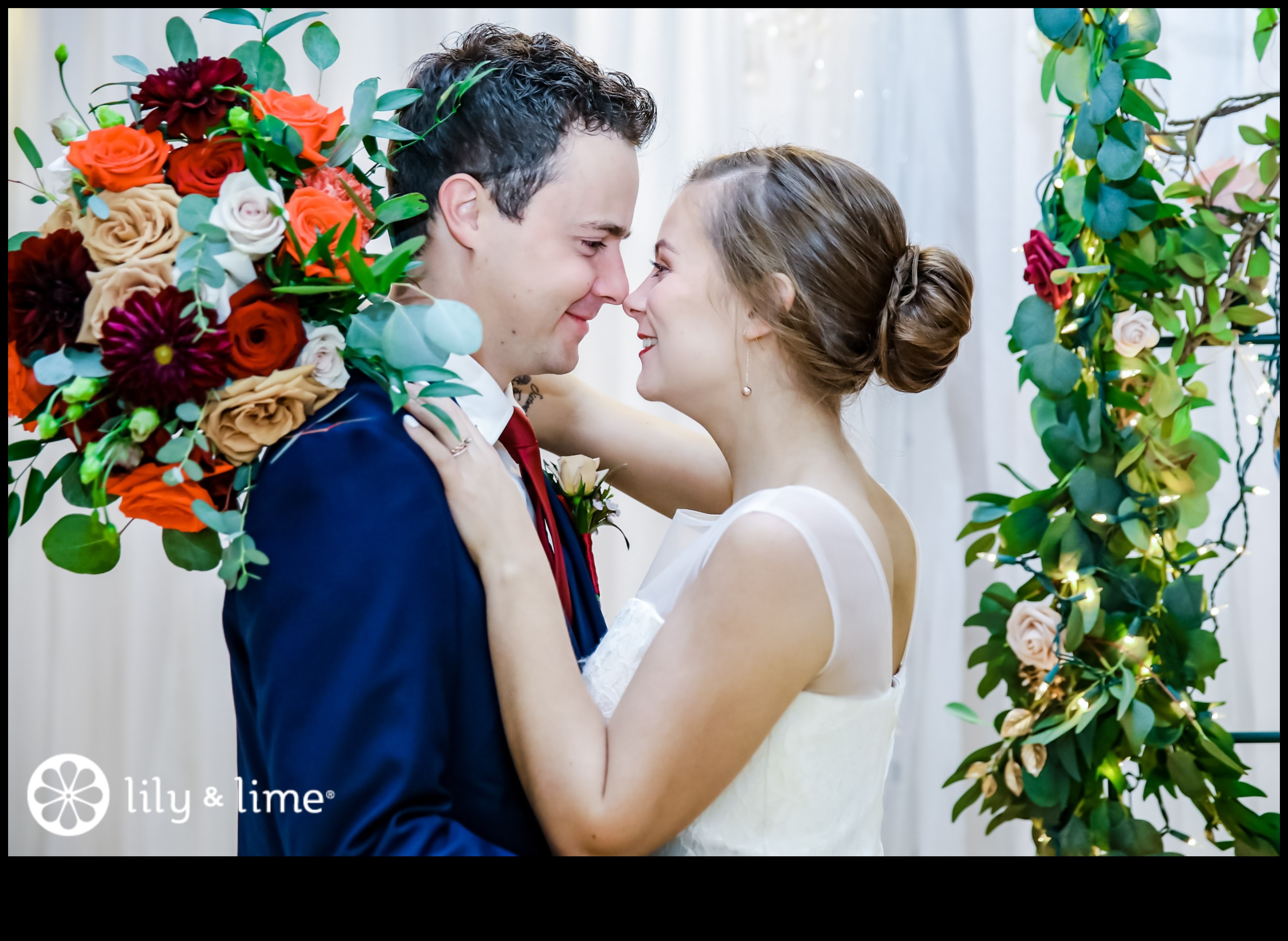 No zvērestiem līdz skūpstiem: mūsu kāzu fotografēšanas stāsts