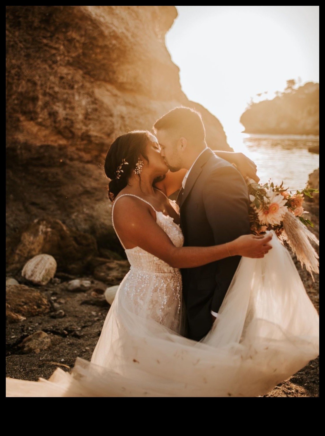 No zvērestiem līdz skūpstiem: mūsu kāzu fotografēšanas stāsts