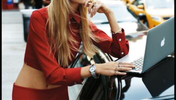 Piepūles Edge: moderni tērpi ar stilīgu attieksmi