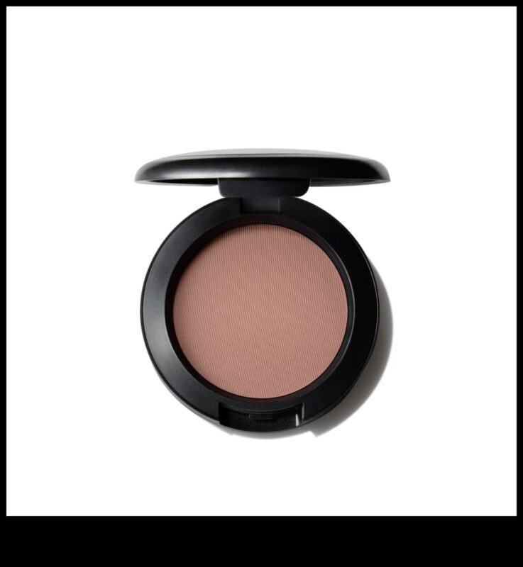 Pūdera un vaigu sārtuma harmonija: iegūstiet dabisku un mirdzošu sārtumu