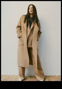 Vienkrāsains maģija: izceliet savu stilu ar vienu nokrāsu tērpiem